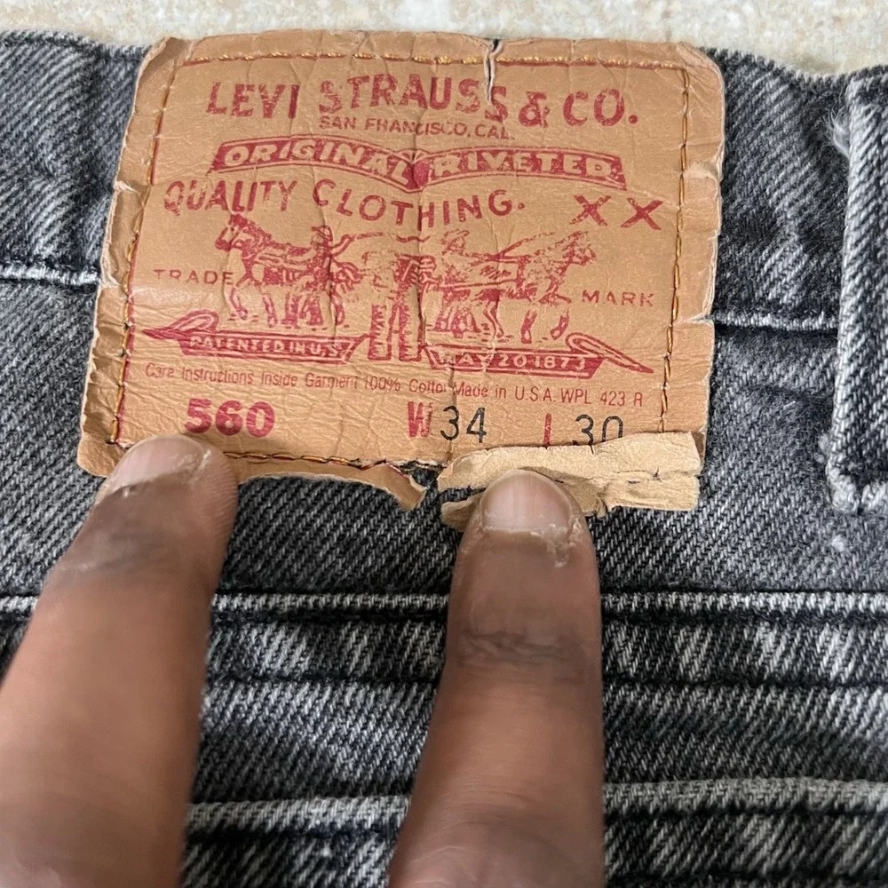 Vintage Levis 560 Jeans Mens 32x30 Black Loose Fit Tapered Leg Made in USA 90s